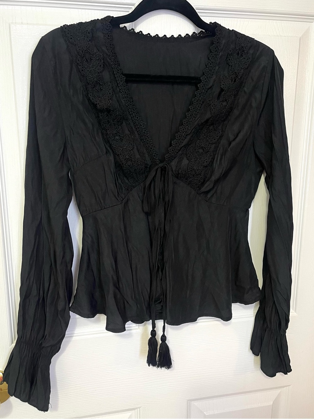 boutique ruffle sleeve peplum top